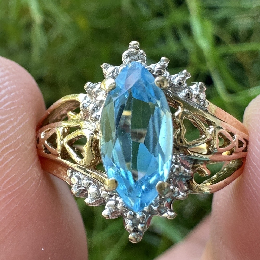 AVON Ring Size 5.75 10K Yellow Solid Gold Natural Blue Topaz 2 Diamonds 3.3g‎